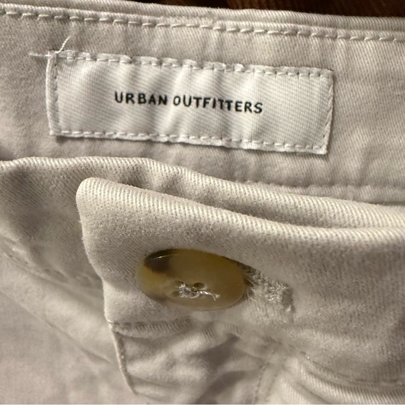 Urban Outfitters | Women size 29 off white high waisted 98% cotton Shorts - Picture 4 of 7